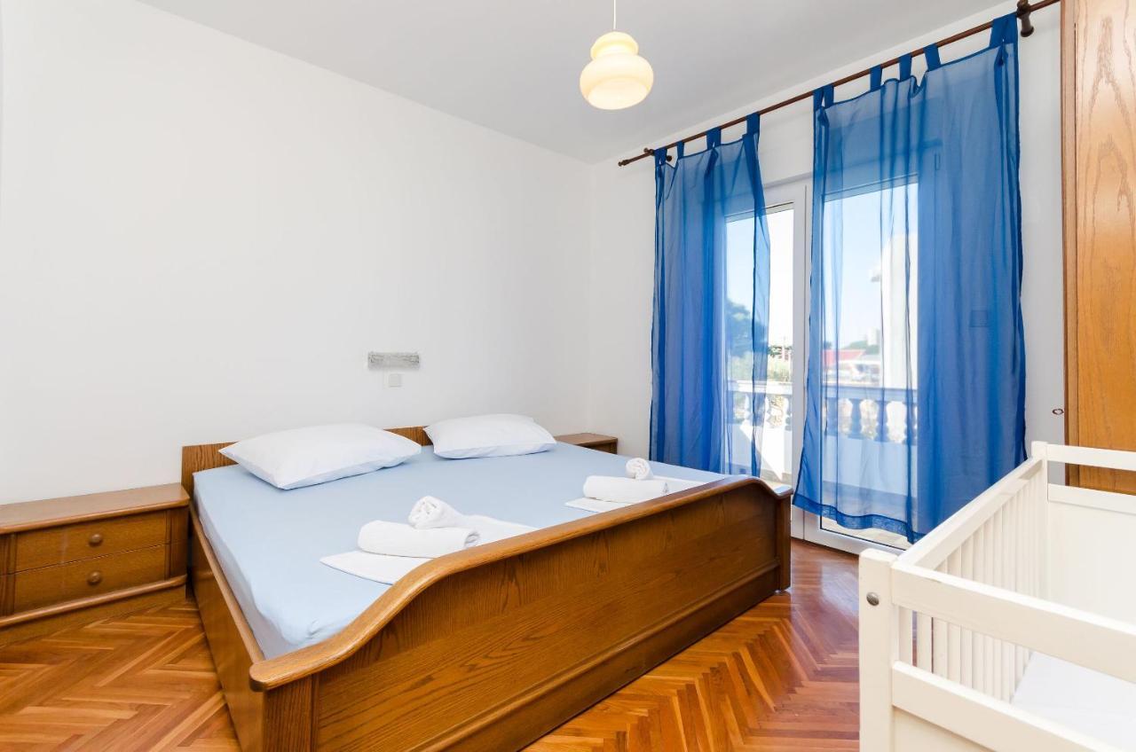 Apartments Slavica R Banjol Exterior foto