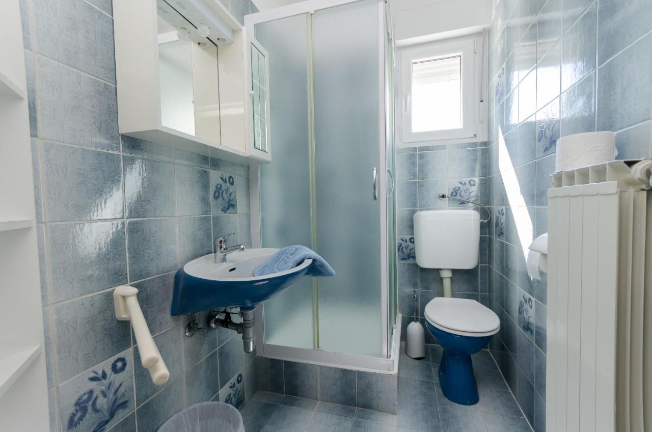 Apartments Slavica R Banjol Exterior foto