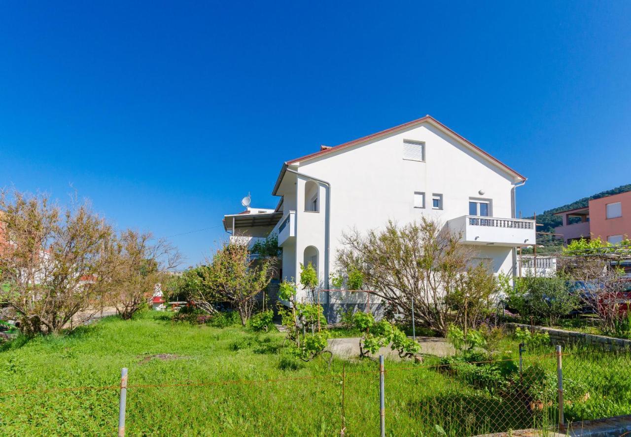 Apartments Slavica R Banjol Exterior foto