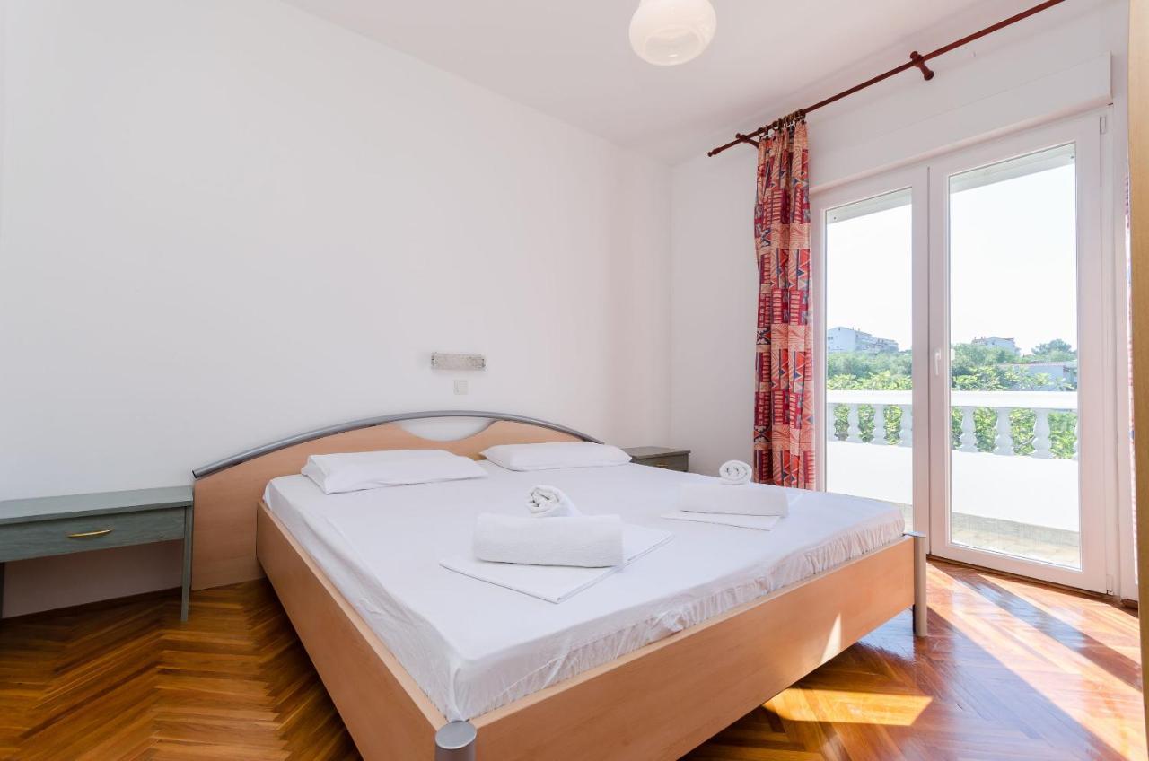 Apartments Slavica R Banjol Exterior foto