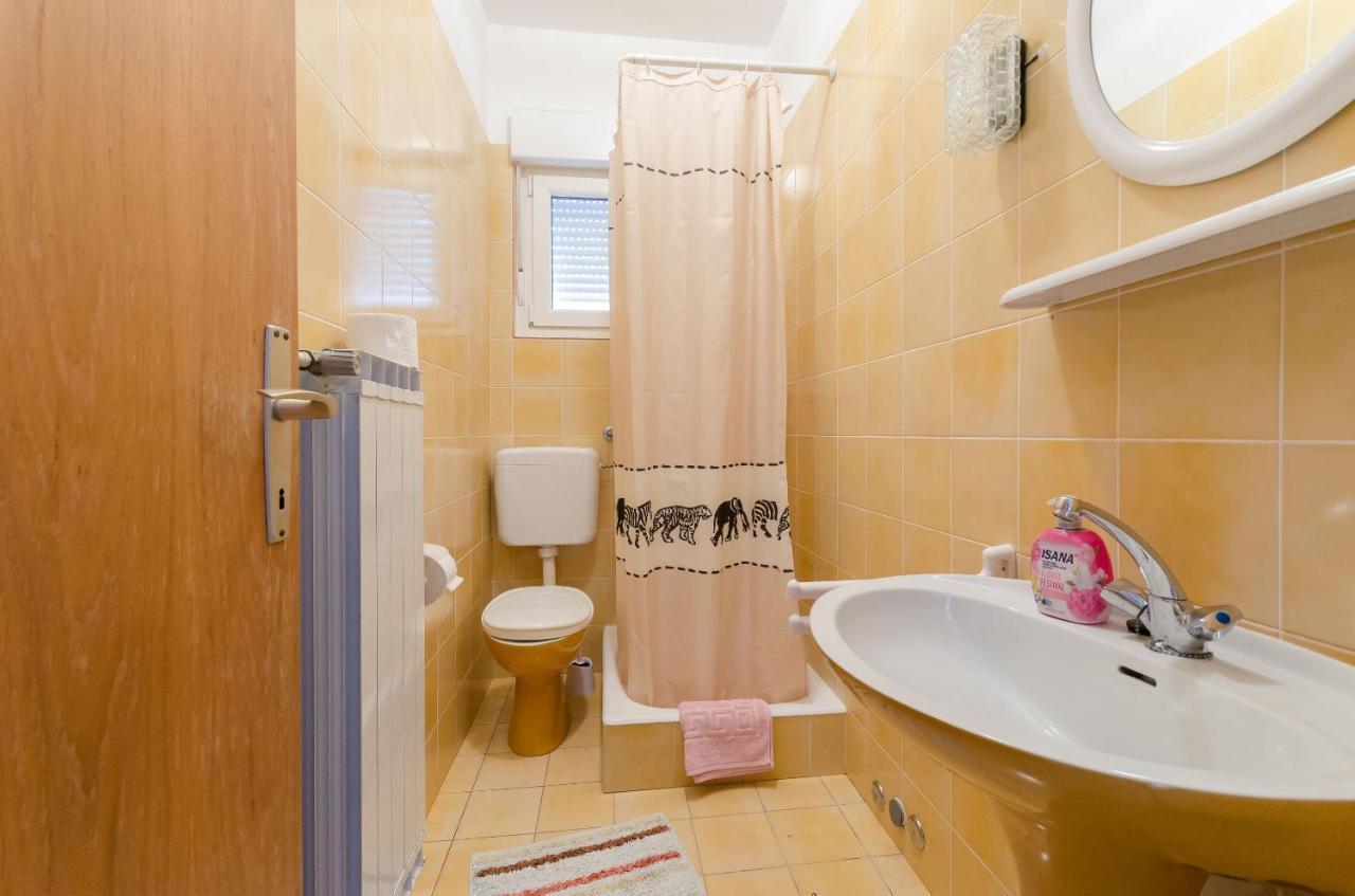 Apartments Slavica R Banjol Exterior foto