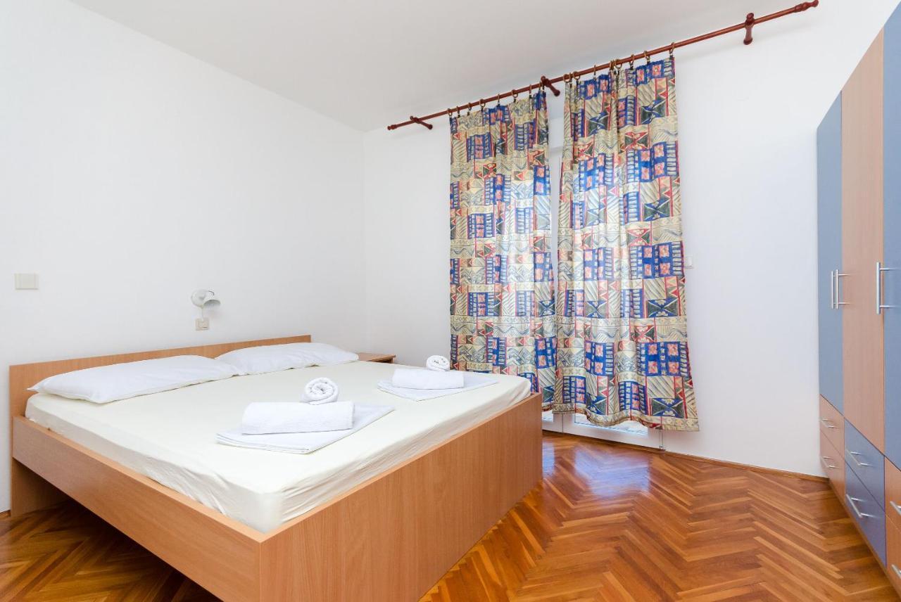 Apartments Slavica R Banjol Exterior foto