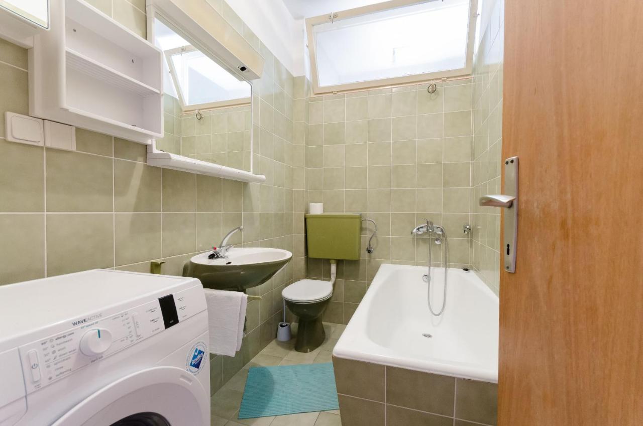Apartments Slavica R Banjol Exterior foto