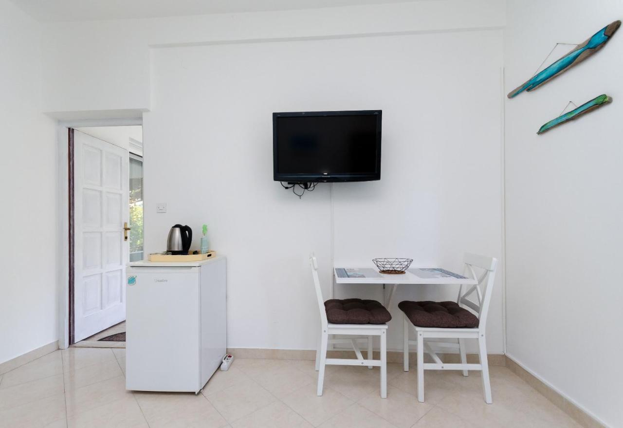 Apartments Slavica R Banjol Exterior foto