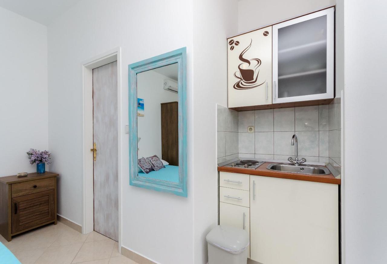 Apartments Slavica R Banjol Exterior foto