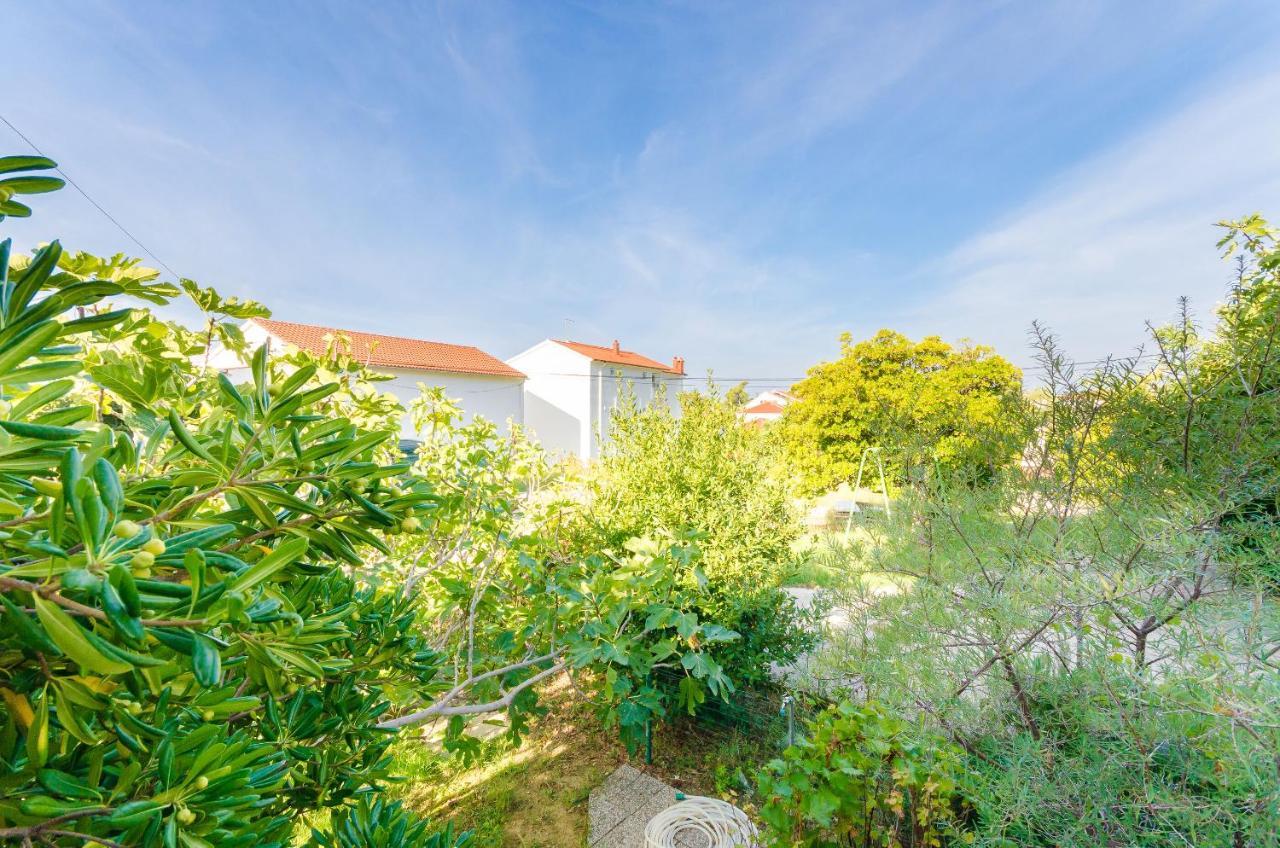 Apartments Slavica R Banjol Exterior foto